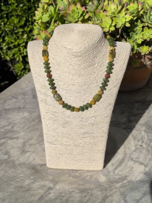 Collar jade canadiense y serpentino boho