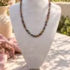 collar-de-chips-de-piedras-de-turmalina-multicolor-expositor Collar de chips de piedras de Turmalina multicolor