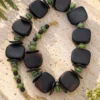 Collar de Ébano, Jade canadiense y arandelas de cuerno