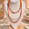 Collar largo de cuentas de Cornalina y detalles dorados