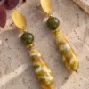 detalle-pendientes-de-gotas-de-serpentino-y-jade-canadiense Pendientes de gotas de Serpentino y Jade canadiense