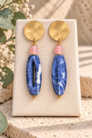 imagen-de-pendientes-de-sodalita-y-detalles-de-vidrio-artesanal Pendientes de Sodalita y detalles de vidrio artesanal