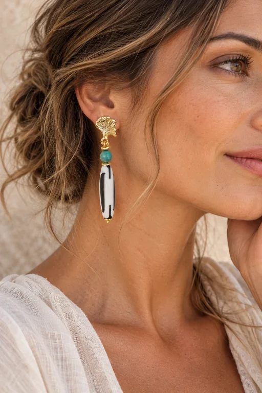 Pendientes de Hueso pintado y Turquesa natural