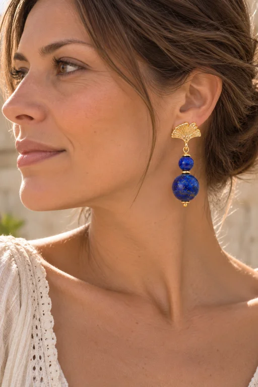 Pendientes de Lapislázuli con enganche de hoja de Ginkgo.