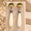 Pendientes de Hueso y Ágata con enganche de hoja de Ginkgo
